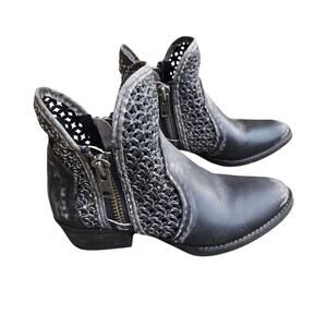 Circle G Boots Cut Out Shortie Leather Women Size 9 Black Distressed